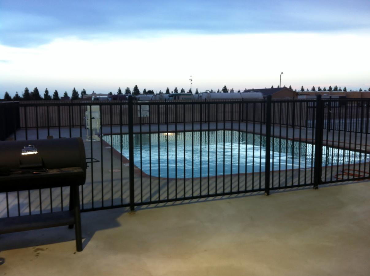 Southern Inn And Suites Kermit Экстерьер фото